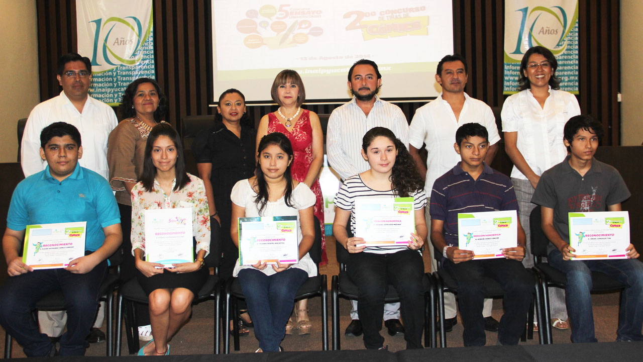 Aspectos generales de la Ceremonia de Premiación de Concursos de Tiras de Cómics y Ensayo Universitario 2014