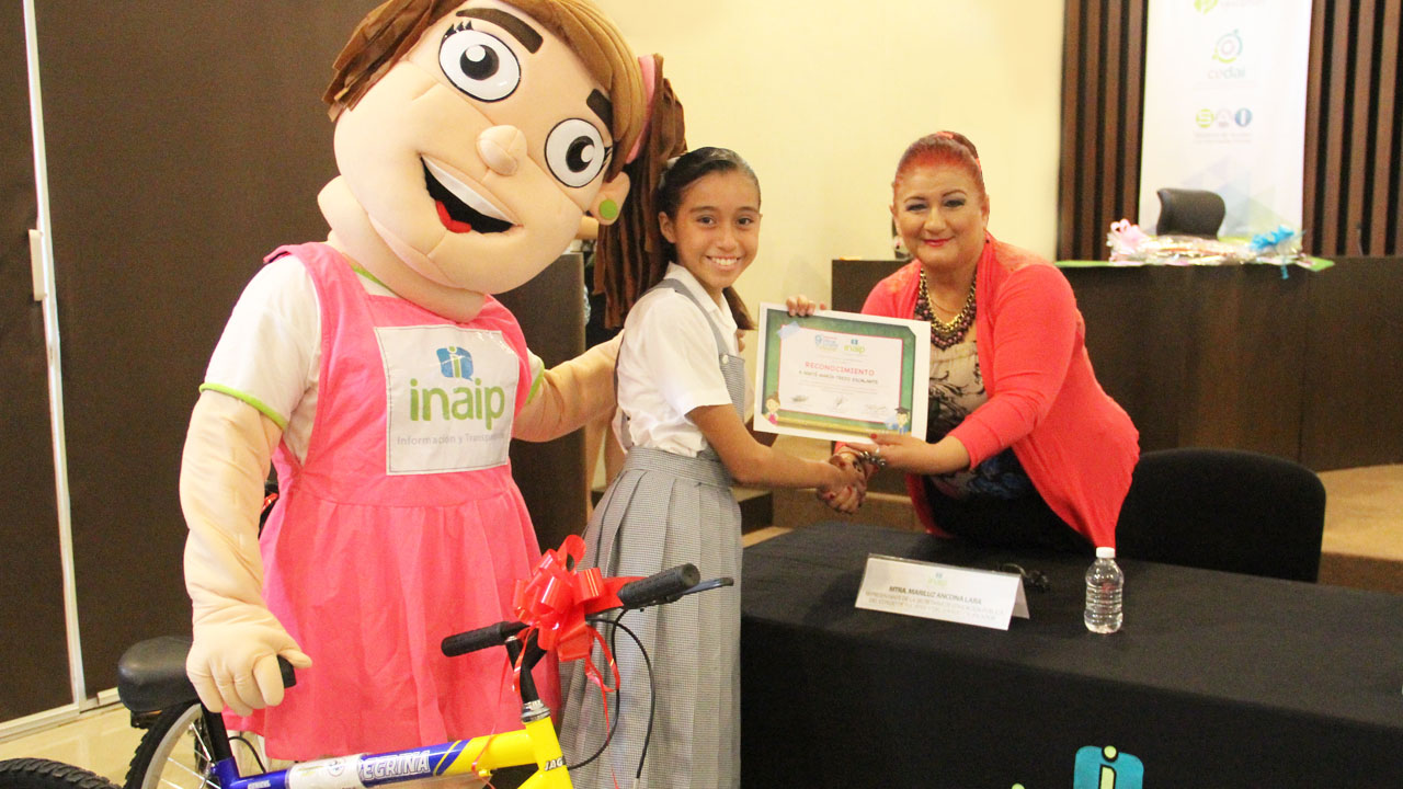 Aspectos generales de la Ceremonia de Premiación del Noveno Concurso de Dibujo Infantil
