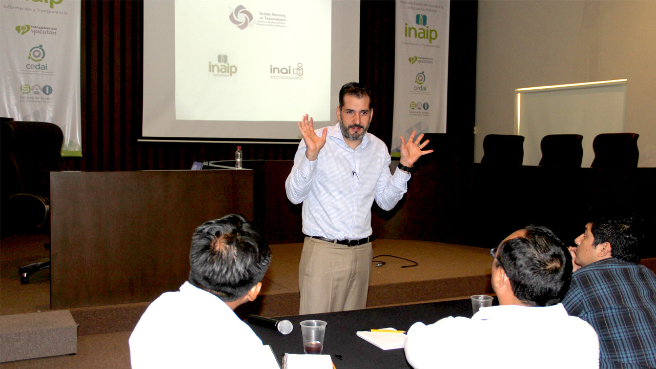 Pablo Francisco Muñoz Díaz imparte el curso de procedimientos de impugnación, clasificación, medidas de apremio y sanciones