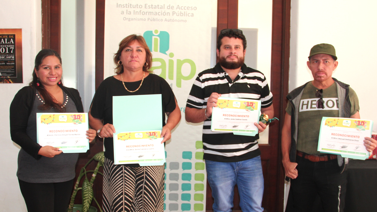 El jurado calificador estuvo compuesto por los maestros Javier Zaldívar Cazola, del Centro Cultural del Niño Yucateco del Gobierno del Estado; Sonia Cuevas y Lujano, de la Secretaría de Educación estatal; Manuel Ontiveros Chan de la Secretaría de Cultura;