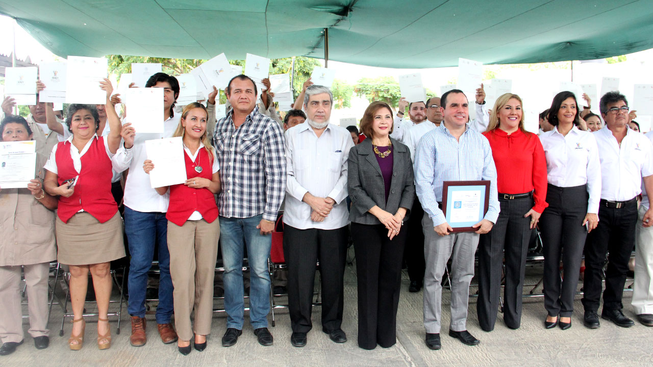 En mayo del año el Inaip Yucatán comenzó con el proceso para certificar al personal de la JAPAY que atiende a los ciudadanos. 