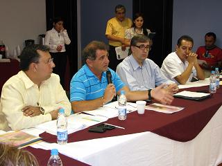 Institutos de la Península Certificarán a Servidores Públicos