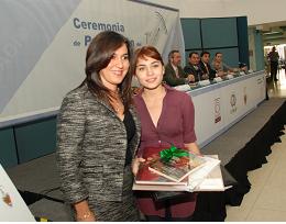 Entrega Premios a Ganadores de Concurso Nacional de Spot 