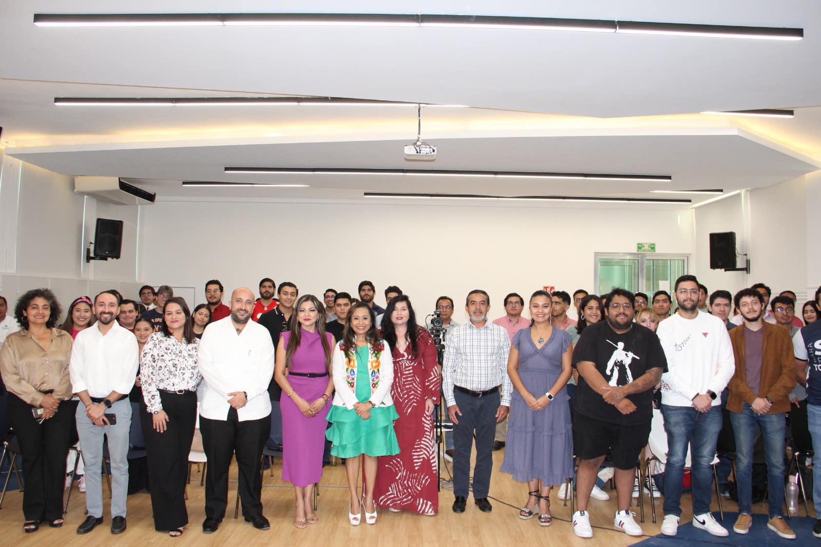 Acerca Inaip Yucatán las resoluciones del Pleno a estudiantes.